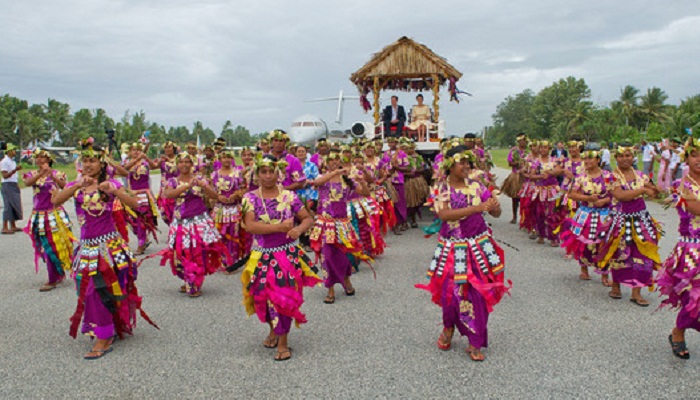 Tradiciones De Fongafale: Costumbres, Creencias, Religión Y Vestimenta