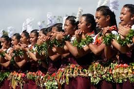 Tradiciones De Nukualofa: Costumbres, Creencias, Religión, Vestimenta