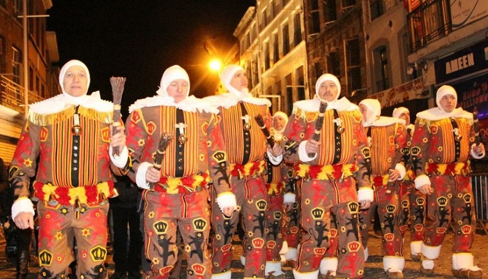 Tradiciones y Cultura de Bruselas: Religión, Fiestas, Costumbres y Más